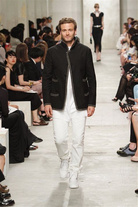 chanel masculino roupa|Chanel loja.